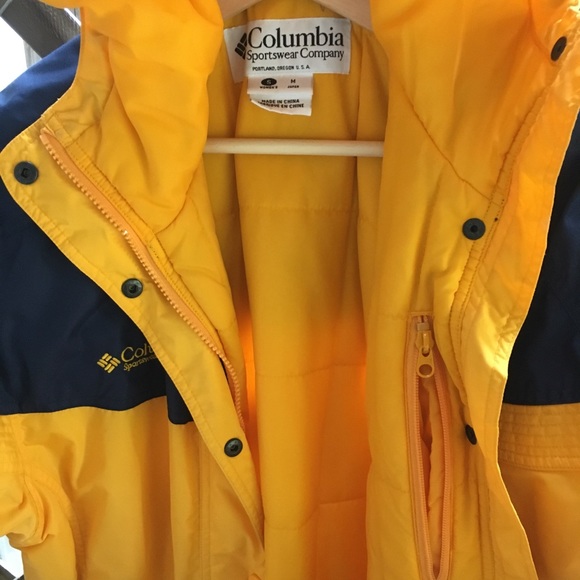 Columbia Oversized Winter Jacket - Picture 6 of 8
